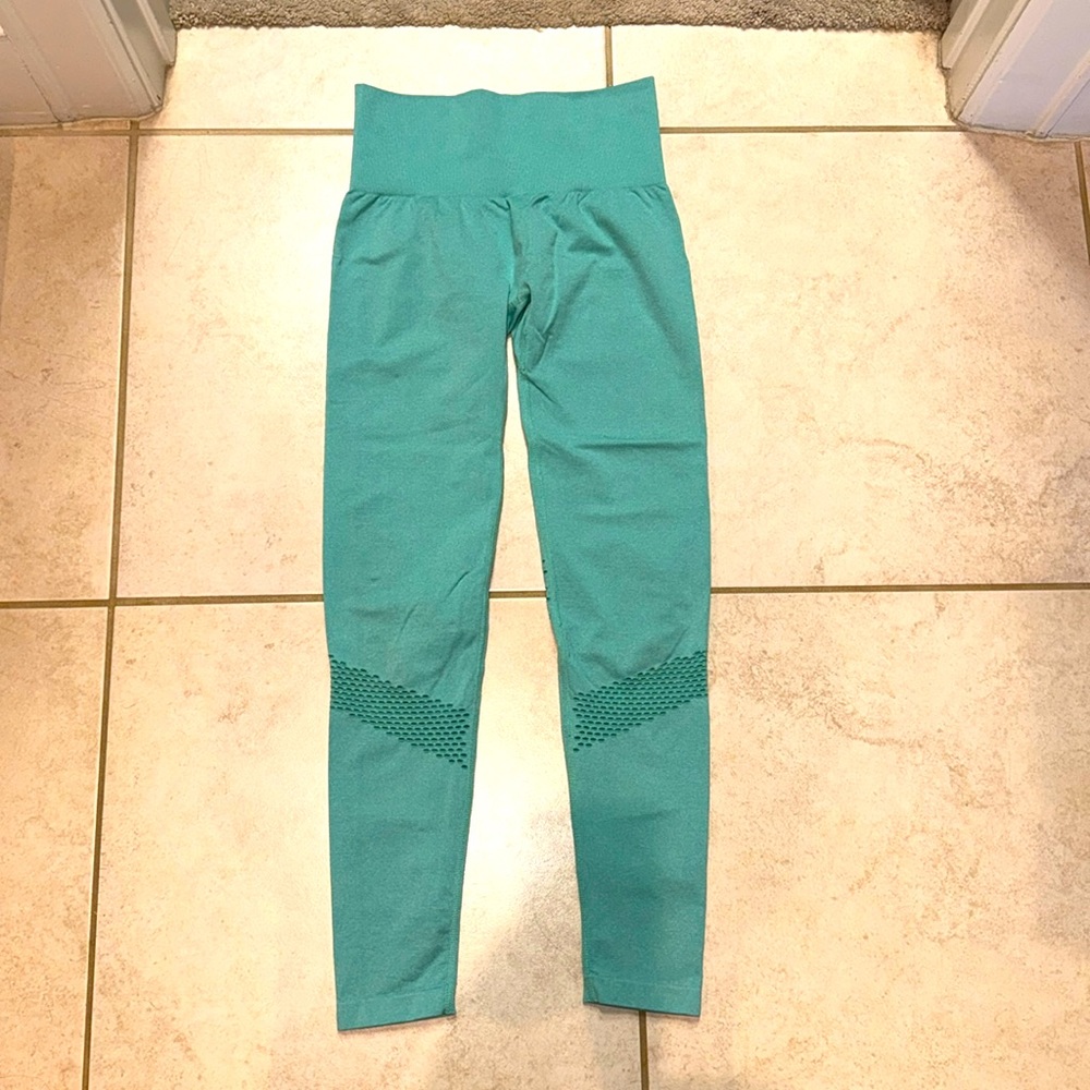 NVGTN workout leggings